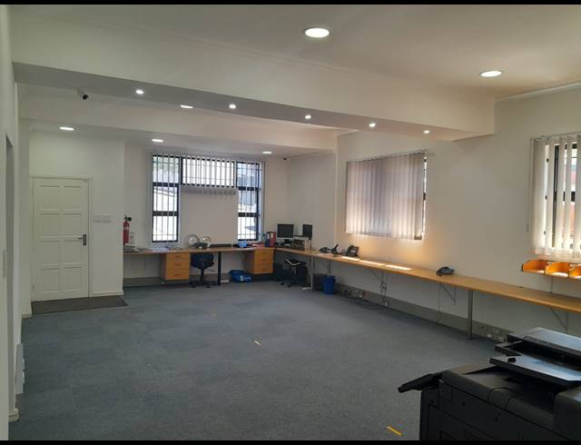 683M² OFFICE FOR SALE IN WINDERMERE